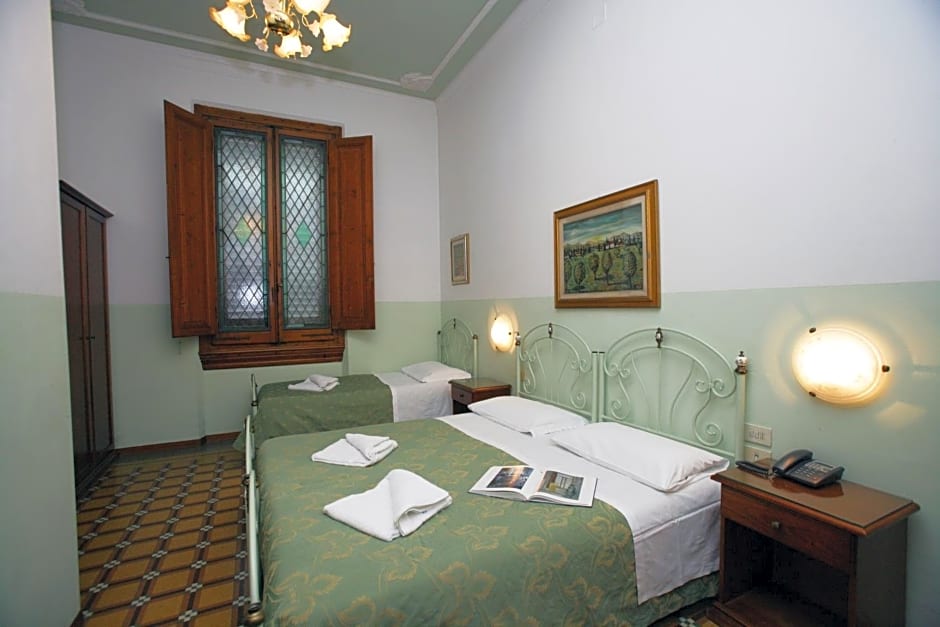 Hotel Desiree