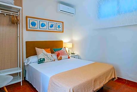 Single Room with Private Bathroom