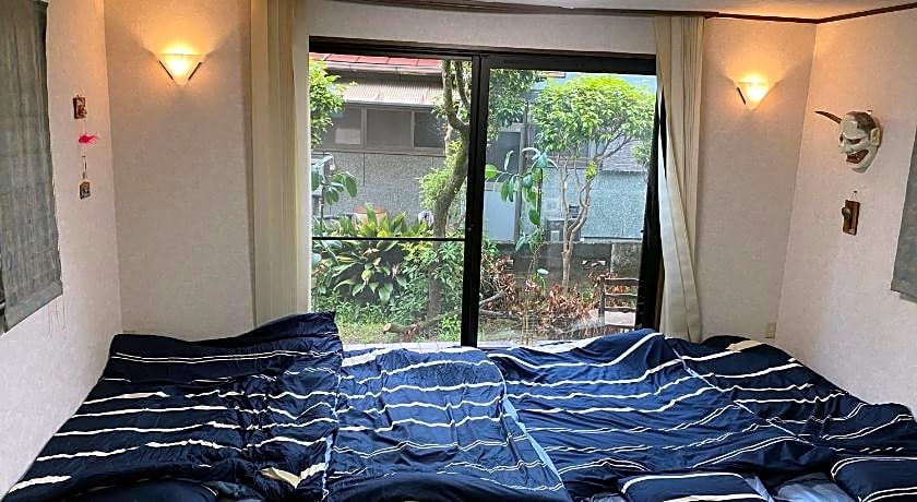Group : Guesthouse Miyazaki 4 Rooms (Max 15 Pax)
