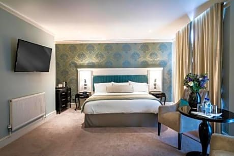Deluxe Queen Room with 1 Queen Bed - Non-Smoking
