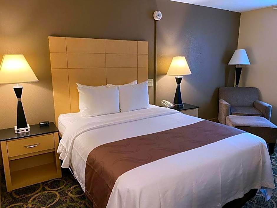 Quality Inn Geneseo