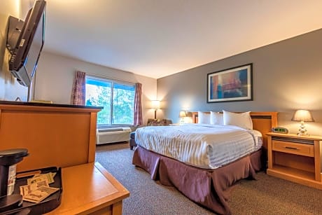 Queen Room with Jetted Tub - Non-Smoking