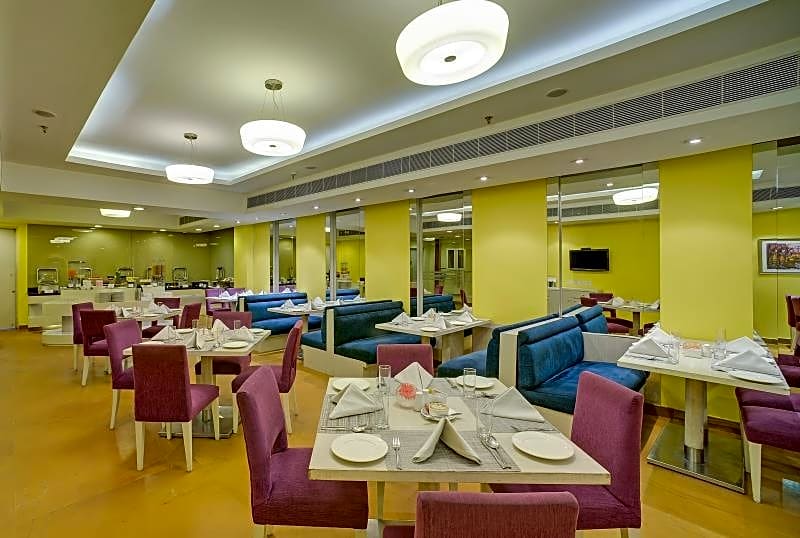 Sarovar Portico Naraina Hotel