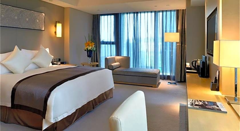 Howard Johnson IFC Plaza Ningbo Hotel