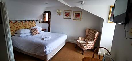 Classic Double Room with Bath