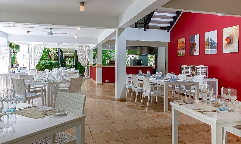 Floris Suite Hotel-Spa and beach Club