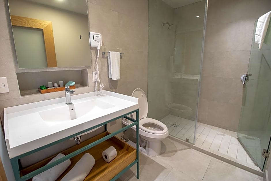 Oliva Plaza Hotel