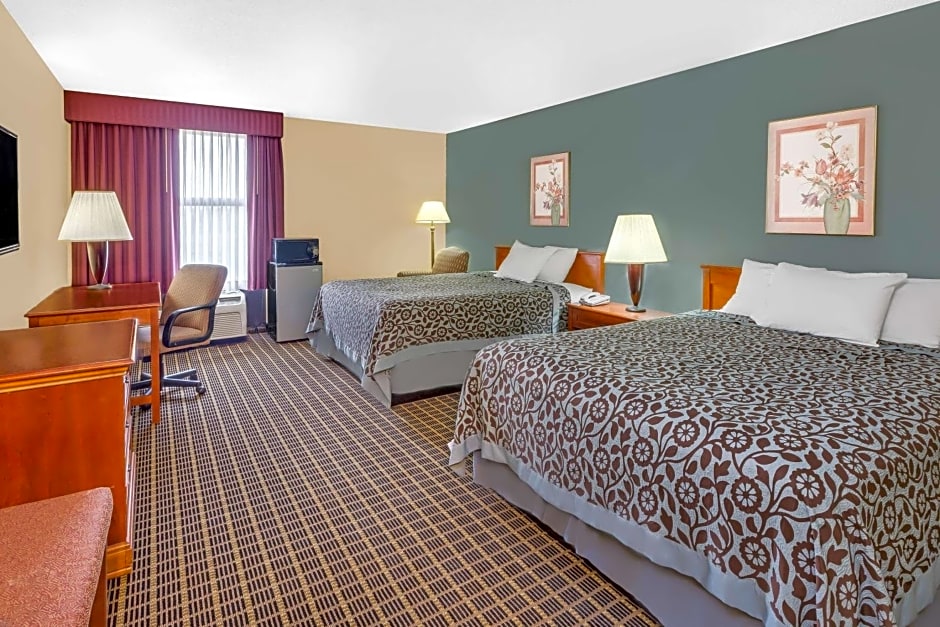 Days Inn & Suites by Wyndham Kalamazoo – Kalamazoo, MI