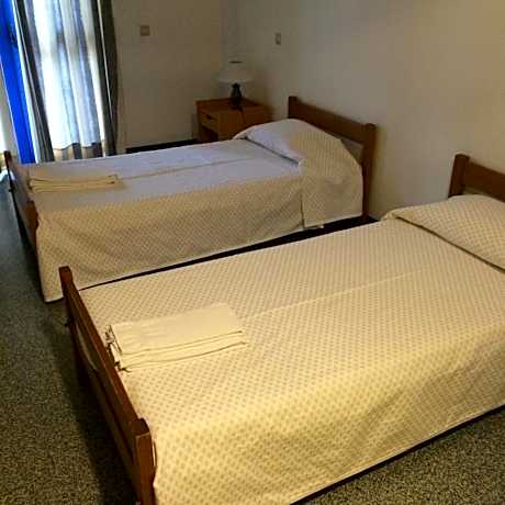 Standard Twin Room with Shared Bathroom