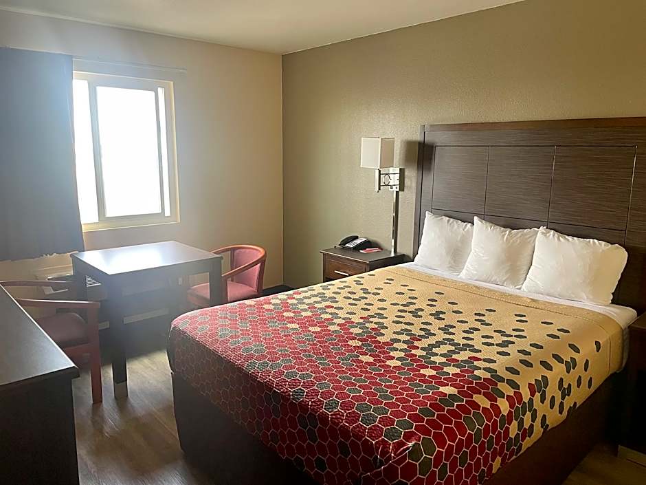 Photo 1 of 1 of 1 Queen Bed, Accessible
