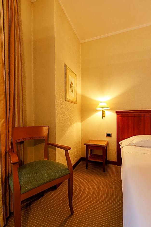 Hotel Excelsior Magenta