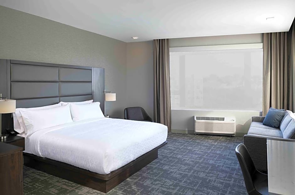 Staybridge Suites Boston Logan Airport - Revere