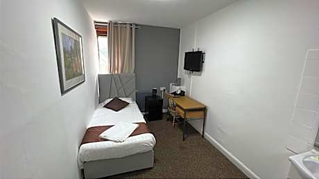 Single Room with Shared Bathroom