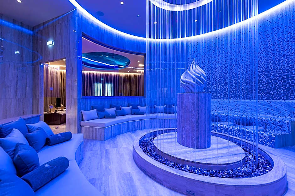 Adams Beach Hotel & Spa