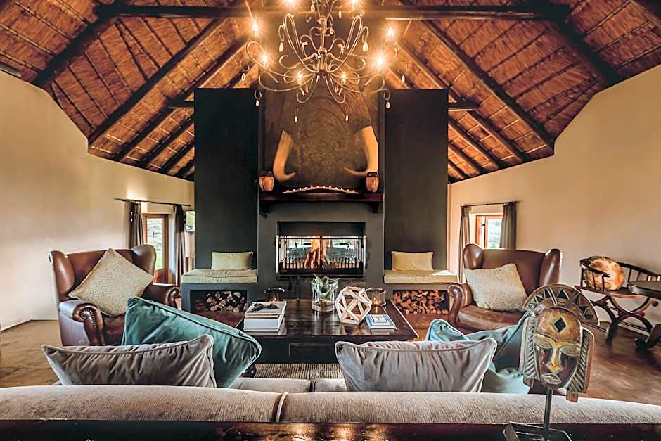 Hlosi Game Lodge