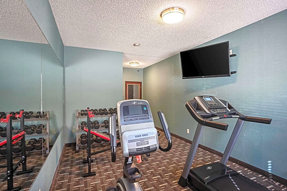 Quality Inn Galesburg near US Highway 34 and I-74