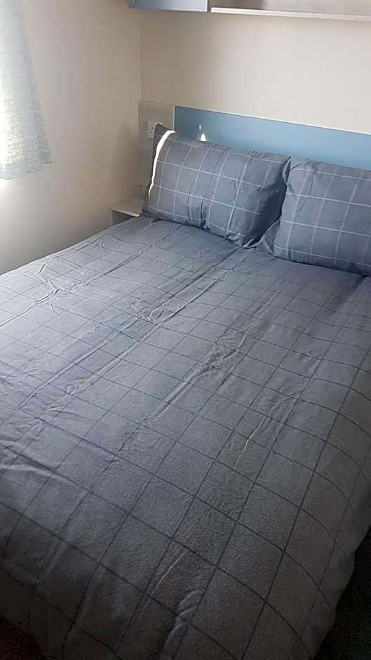 KINGDOM HOLIDAY PARK - Parrot