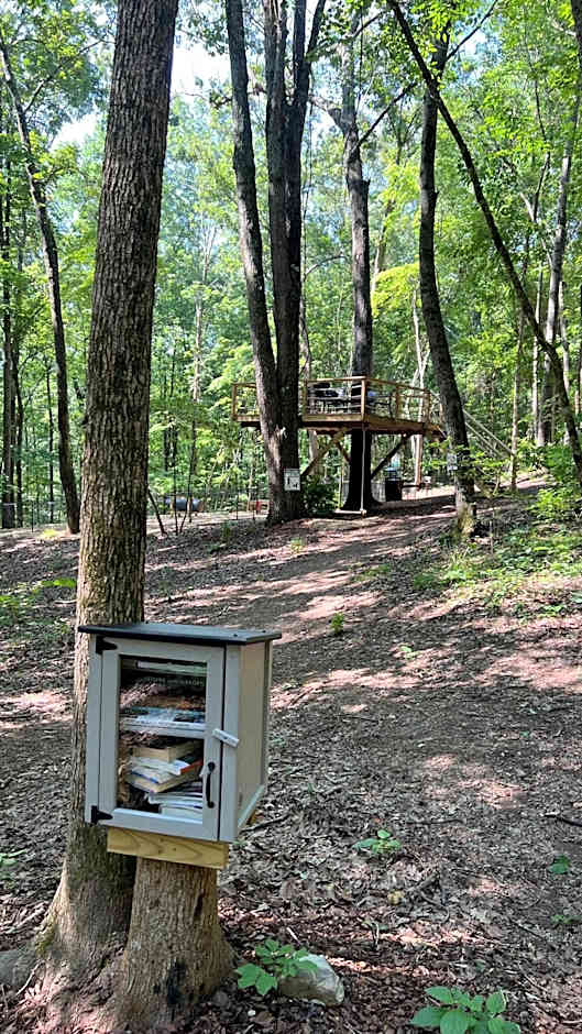 Birch Luxury Treehouse near Lake Guntersville