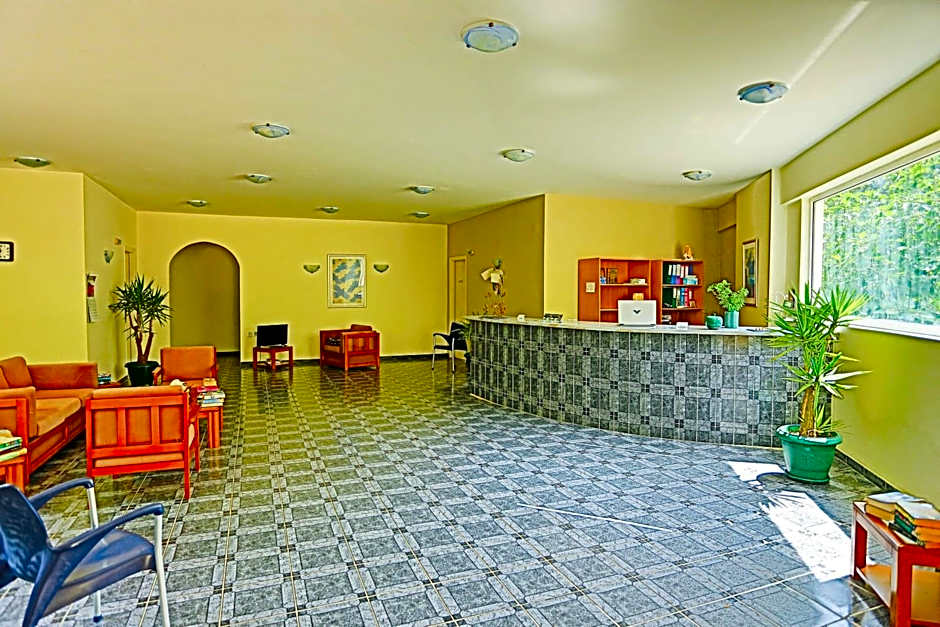 Amfitriti Hotel & Studios