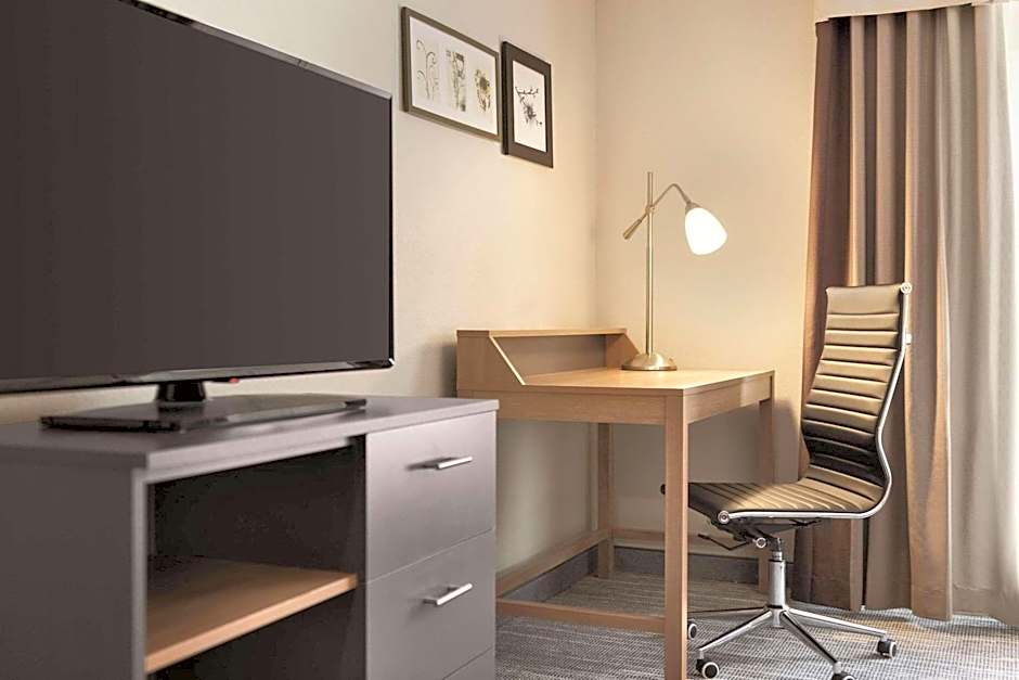 Country Inn & Suites by Radisson, Greensboro, NC