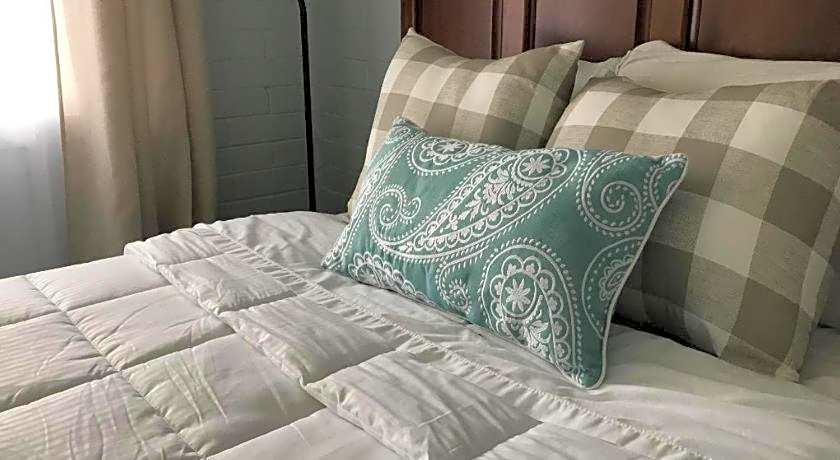 Keuka Lake Motel - Adults Only