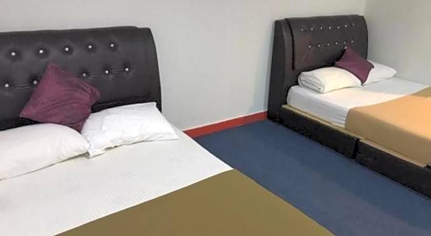 OYO 90324 Muar Station Hotel
