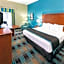 La Quinta Inn & Suites by Wyndham Houston Hobby Airport