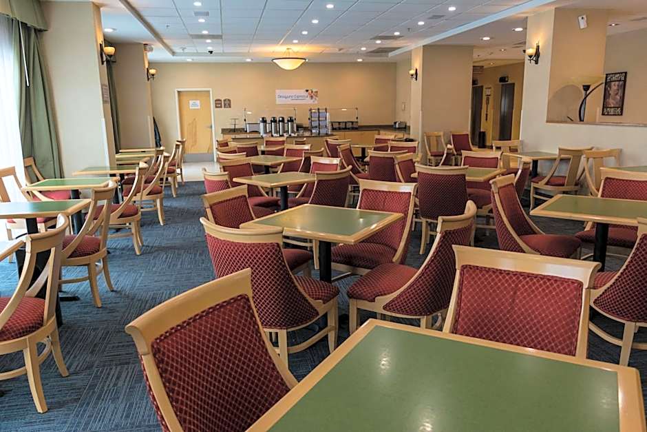 Holiday Inn Express Saltillo Zona Aeropuerto By IHG