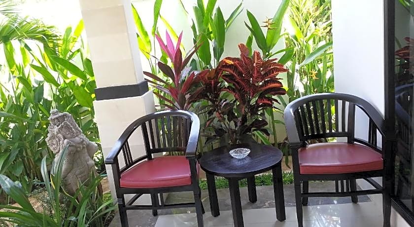 Kelapa Lovina Beach Villa