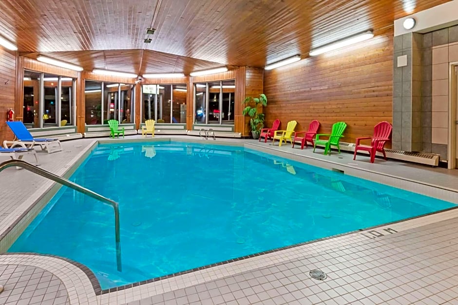 Stony Plain Inn & Suites