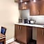 Econo Lodge Inn & Suites Downtown
