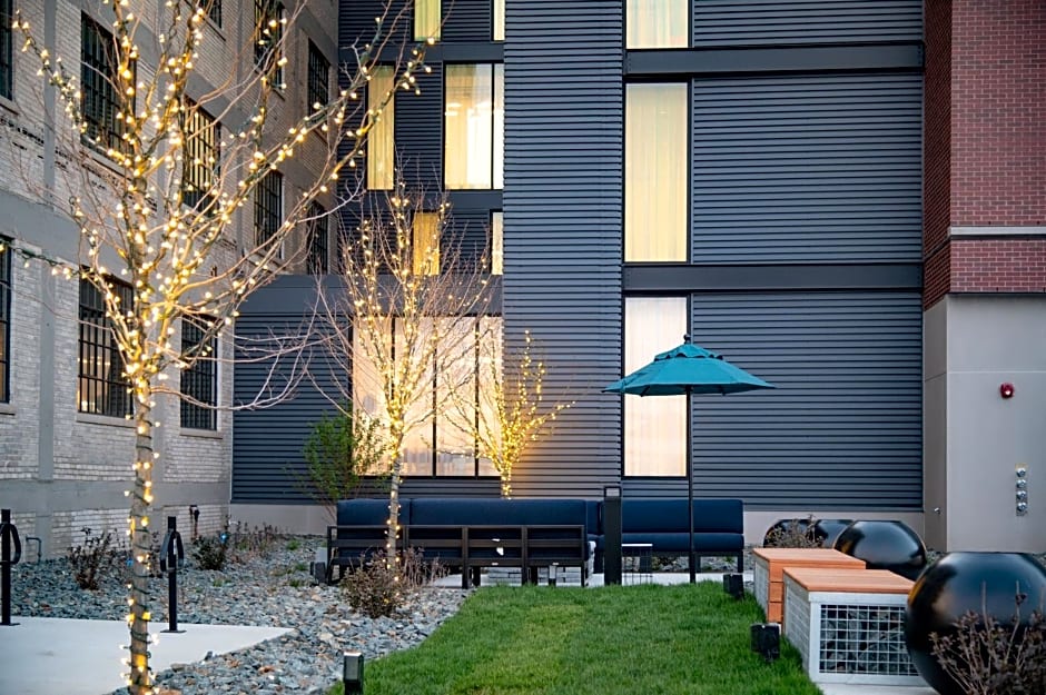 Hotel Indigo Madison Downtown By IHG