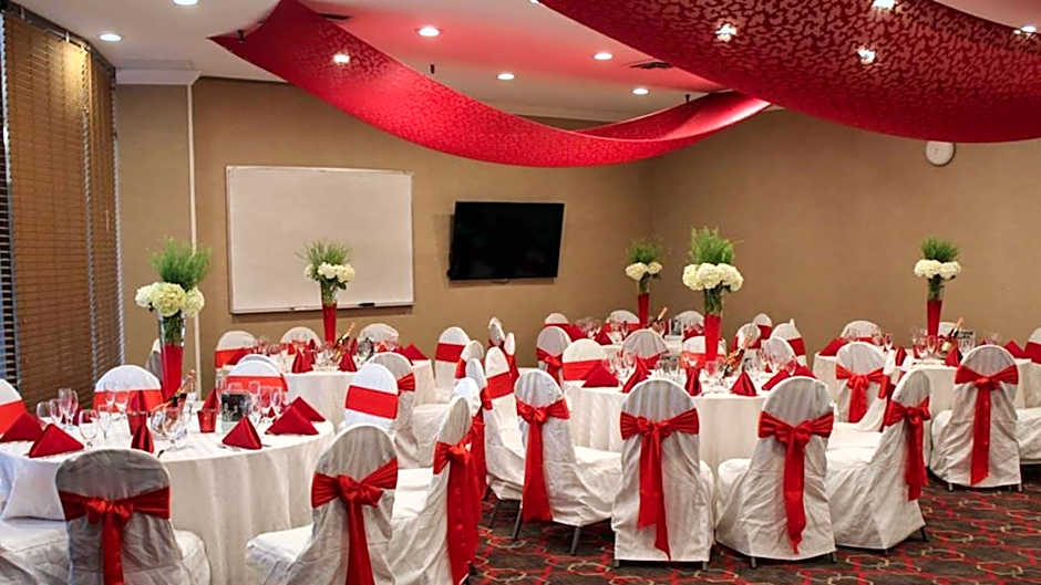 Adria Hotel And Conference Center