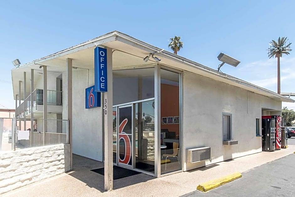 Motel 6 Bakersfield