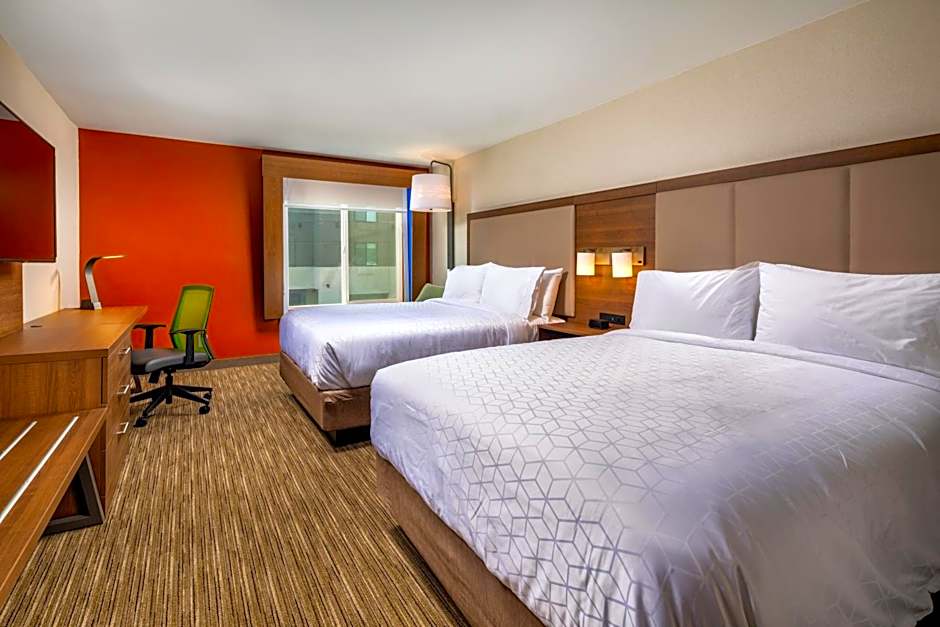 Holiday Inn Express and Suites Chatsworth By IHG