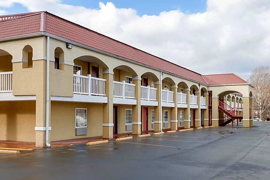 Econo Lodge Huntington - Barboursville University Area