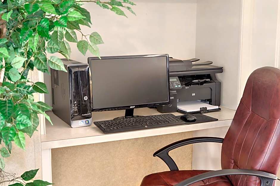 Ramada by Wyndham Moses Lake