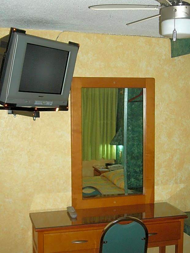Hotel Del Rio Inn