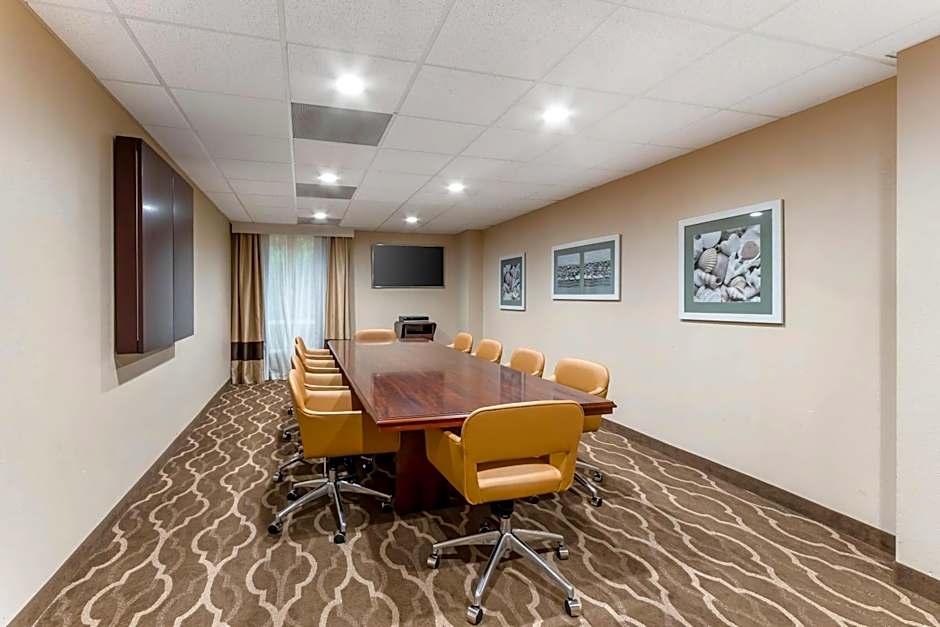 Comfort Suites At The University