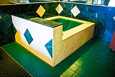 King Suite with Spa Bath - Smoking