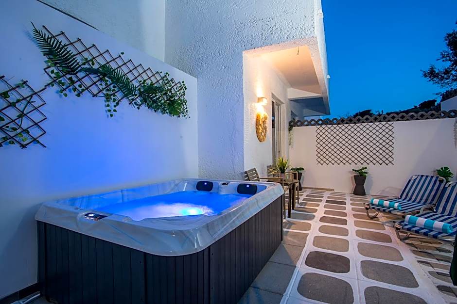 CASA MIKELE by Sarikas - SEA SIDE SUITES and STUDIOS -adults only