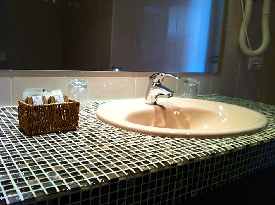 Logis Hôtel - Restaurant Maison Claude Darroze