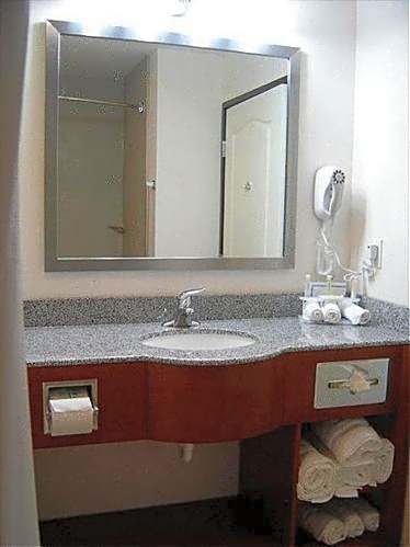 Holiday Inn Express Hotel & Suites Carlsbad By IHG