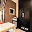 Empress Hotel Makassar City Center by LIFE