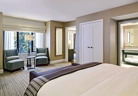 Grand King Suite
