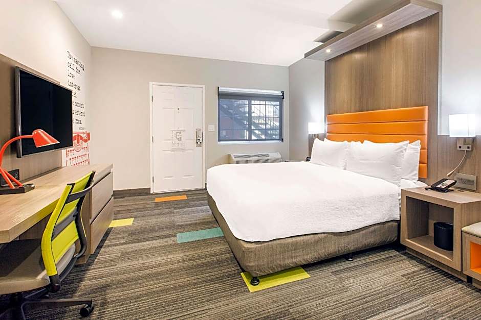 Photo 1 of 5 of 1 King Bed, Accessible