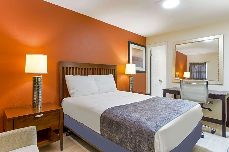 Photo 1 of 8 of 1 Double Bed