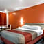 Travelodge by Wyndham Lansing