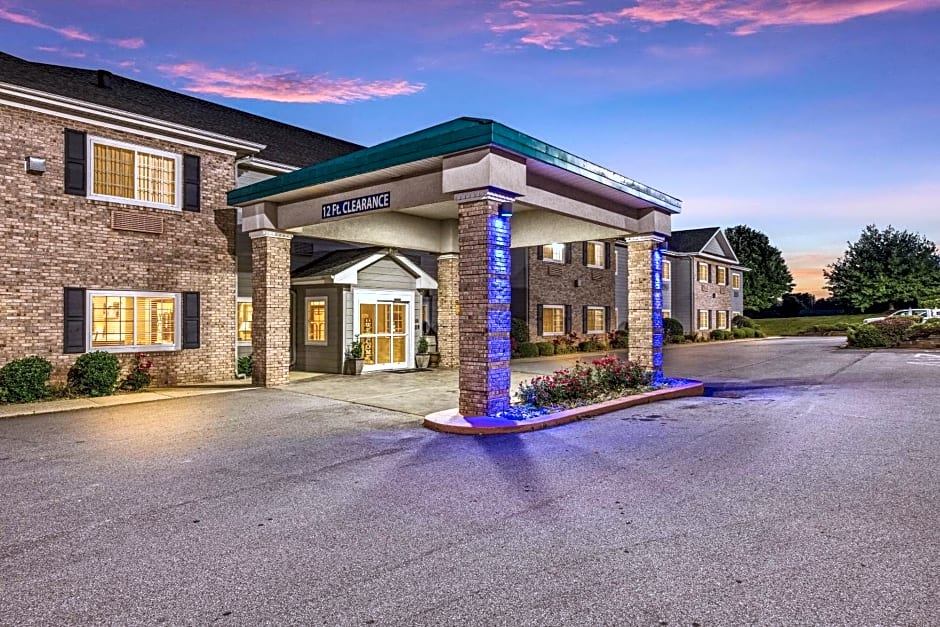 Quality Inn & Suites Hendersonville - Flat Rock