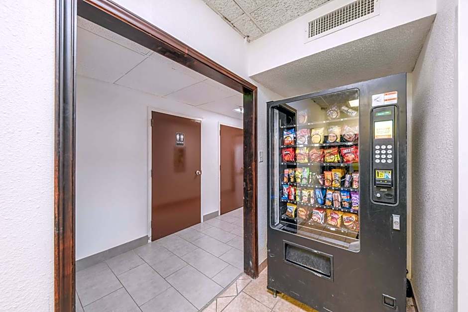 Motel 6 Lewisville, TX - Medical City